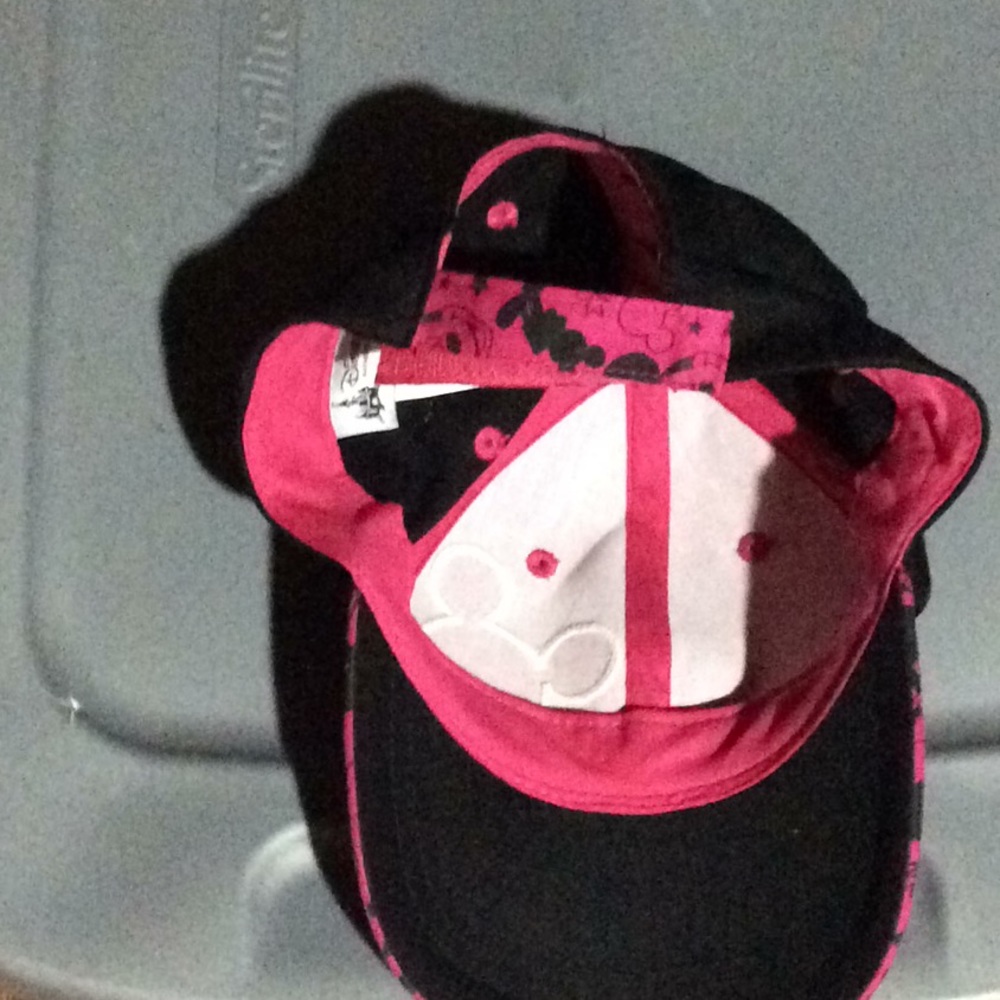 Mickey Mouse hat - Picture 2 of 3